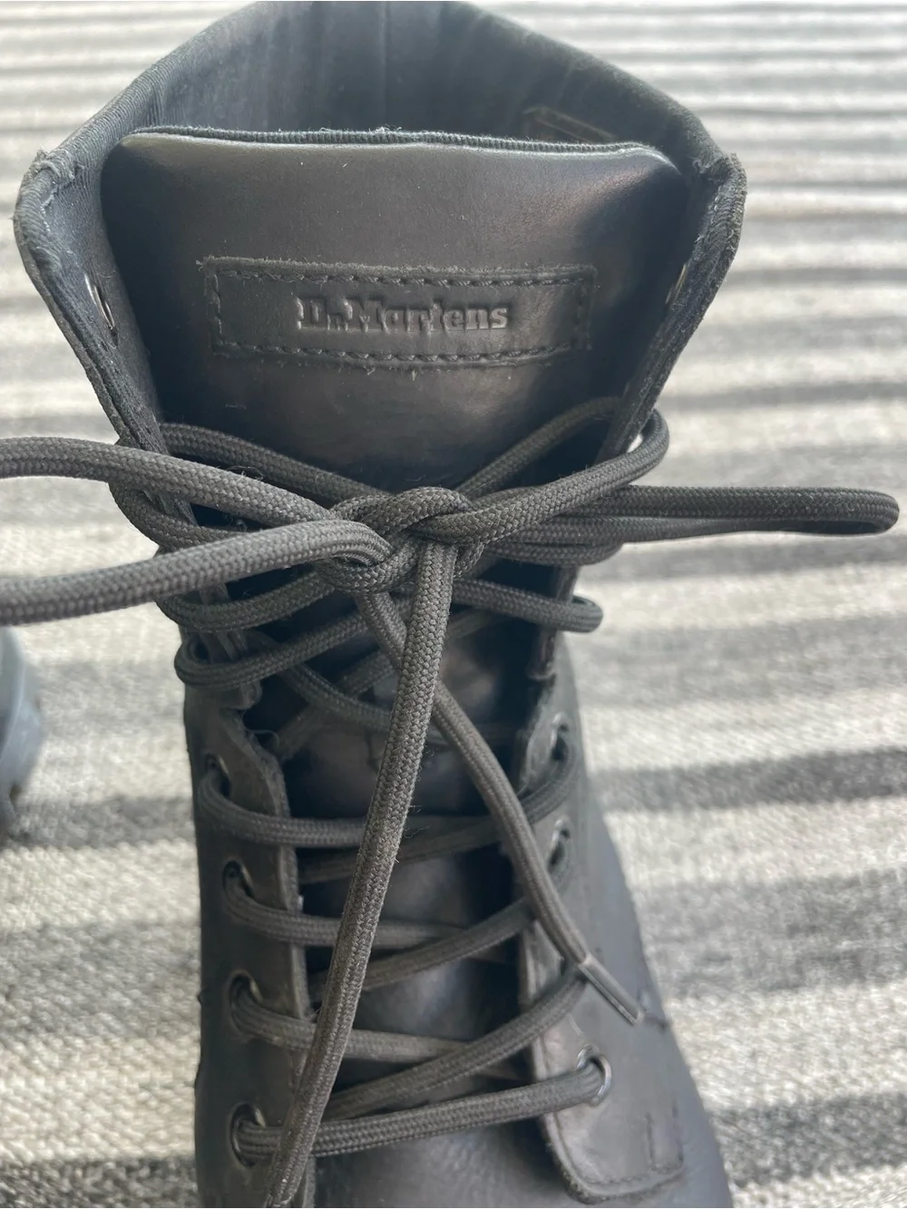 Doc Martens Black Leather Combs Combat Boots - Men's 9 (42 EU)